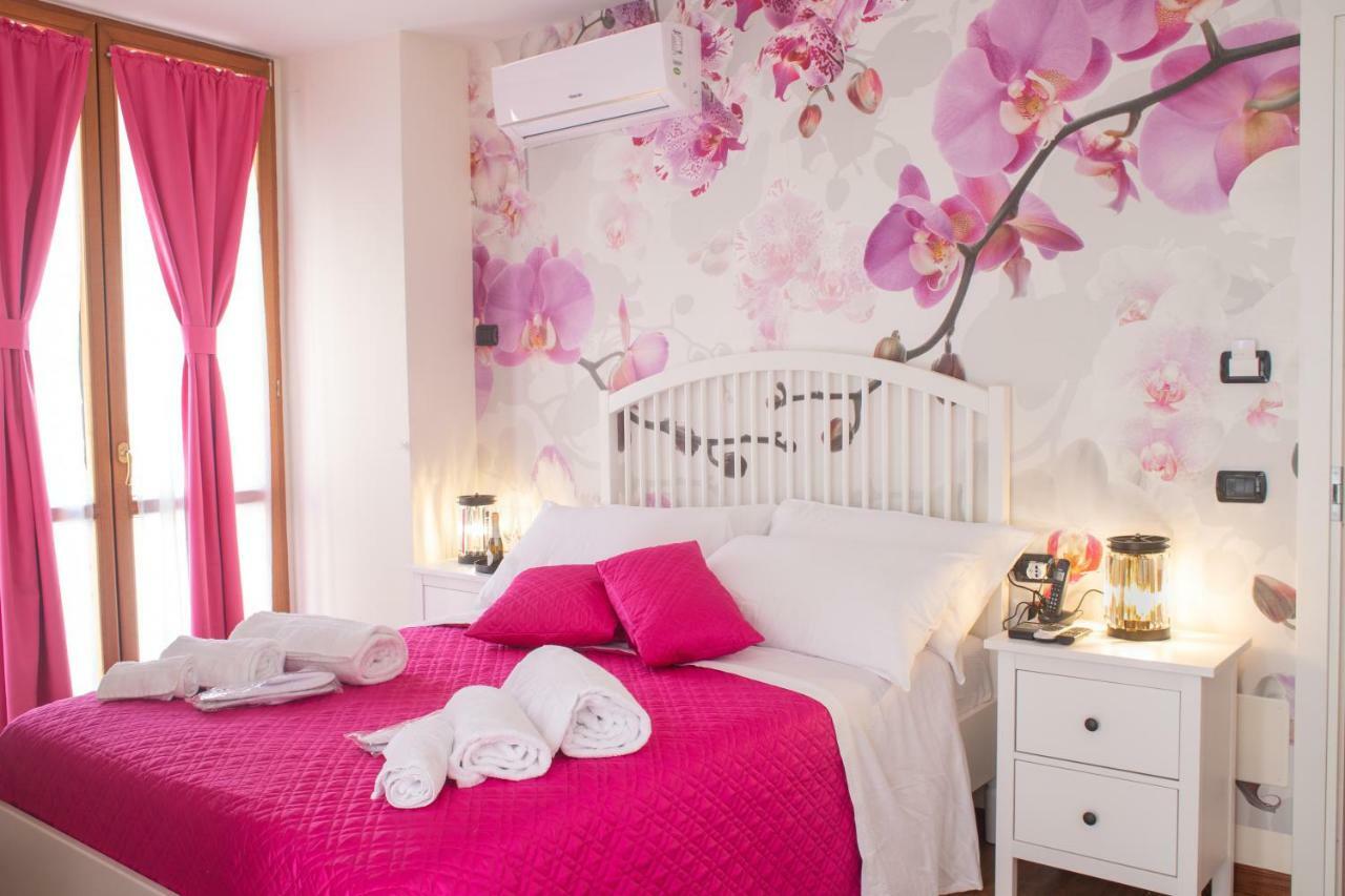 Bed Boutique Napoli Colors Hotel Exterior photo