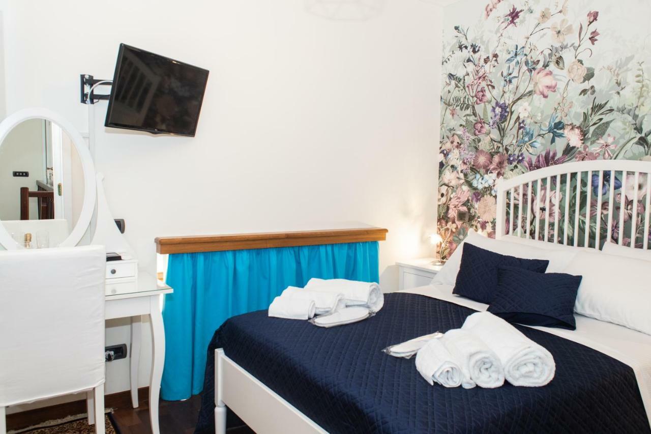 Bed Boutique Napoli Colors Hotel Exterior photo